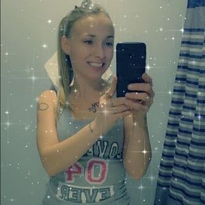 Meet your Posher, Crystal